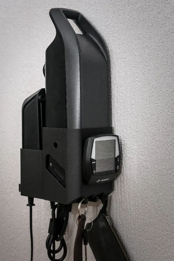 Dual-Wandhalterung für Bosch Ladegerät, Powerpack 400 & 500, Display & Schlüssel E-Bike Akku (Bosch Compact Charger BCS 36-2/230 (Bosch BCS230 - Batteriestecker oval))