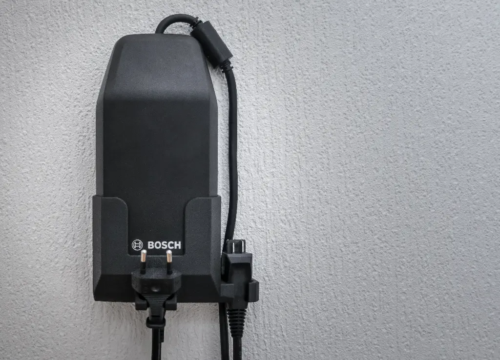 Wandhalterung für Ladegerät Netzteil von Bosch BPC-Smart E-Bike Halterung (Wählen Sie Ihr Modell, Wählen Sie Ihre Wunschkonfiguration)